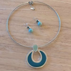 🌻3 for $25🌻 Liz& Co. Statement Necklace & earrings